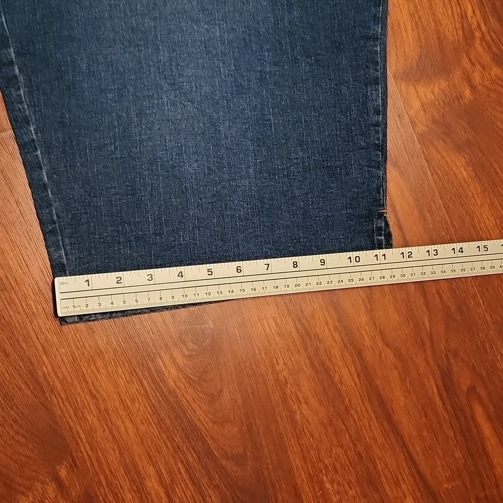 Avenue Blues Shorts womens  New stretch size 28  plus Size - Picture 8 of 12